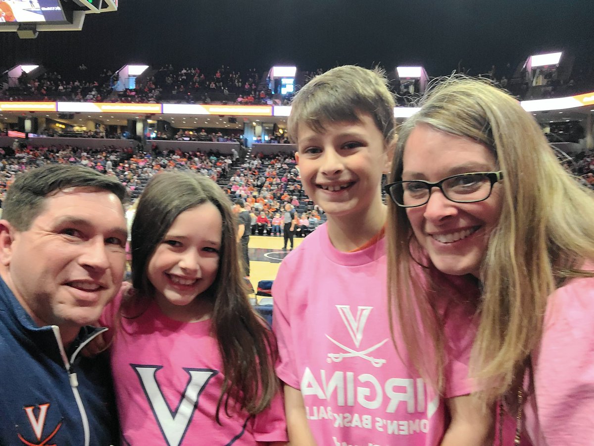 matthewstreet's tweet photo. Lets Go Hoos. Looking good 02 Valladey and 20 Taylor! #GoHoos https://t.co/EljO7ztMfG