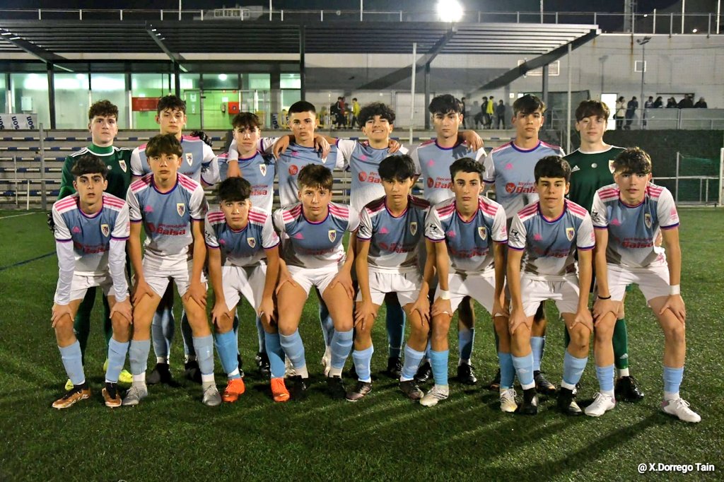cantpicheleira's tweet photo. 🤝 Novo empate do 𝐗𝐮𝐯𝐞𝐧𝐢𝐥 𝐁 do Compos, 1️⃣-1️⃣, na súa visita ao @sdmilladoiro_!

👏 Importantísima vitoria do 𝐂𝐚𝐝𝐞𝐭𝐞 𝐀 do Compos, 0️⃣-1️⃣, contra o @ImperatorOar, rival directo na clasificación!!!

#CanteiraPicheleira https://t.co/fD0eRAwyoJ