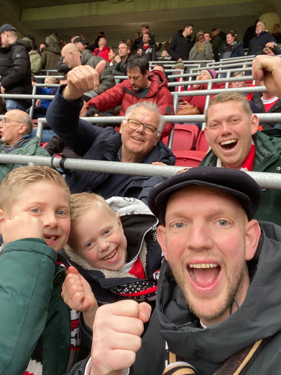 Kaandorpie's tweet photo. #debuutje @AjaxFancare #Levkaandorp https://t.co/QgAcja1pws