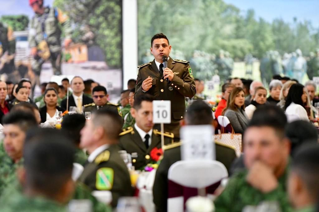 El gran trabajo que realizan día con día y gracias a la colaboración, se ha logrado un avance significativo en la disminución de los índices delictivos de #Coahuila. (2/3)