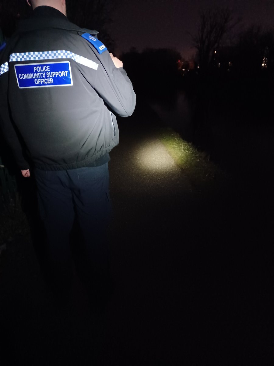 UoB Police Team (@uobteamwmp) on Twitter photo Tonight PCSO 31898 & 31705 have conducted patrols along the canal with <a href="/sellyoakWMP/">Selly Oak Police</a> #prevention #studentsafety #femalesafety Tonight PCSO 31898 & 31705 have conducted patrols along the canal with <a href="/sellyoakWMP/">Selly Oak Police</a> #prevention #studentsafety #femalesafety