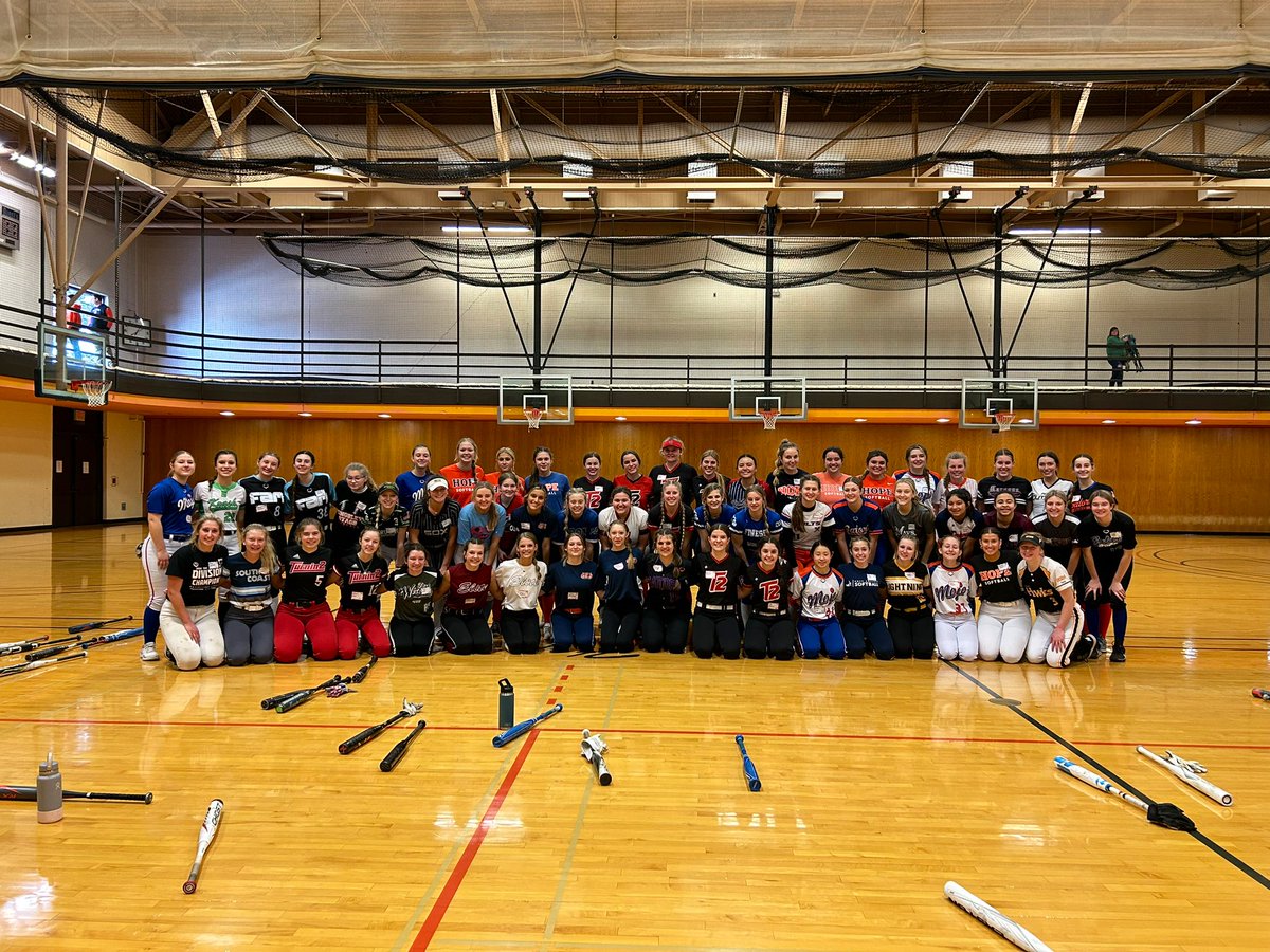 HopeCollegeSB's tweet photo. Thank you to all the athletes who attended our skills camp this weekend! Full day of improving our skills, learning new ones, and experiencing what Hope College Softball is all about! We appreciate you spending the day with us!👏🏽 https://t.co/etKSH6ZWIi