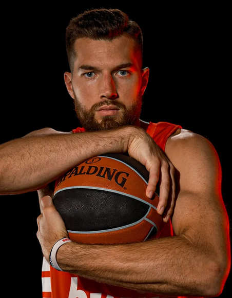 FirFirikos1's tweet image. Η επιτυχία αυτής της ομάδας χτίζεται επειδή εκτός από καλούς παίκτες έχει και σωστούς χαρακτήρες!!
Τρανή απόδειξη, ο Πίτερς!
#OlympiacosBC #Peters #Ολυμπιακός