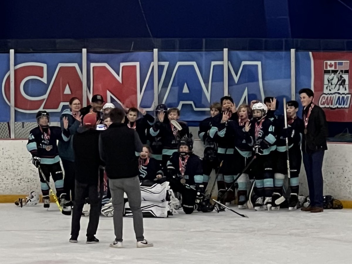 Grafxcowgirl's tweet photo. Big day for Seattle Jr Kraken hockey! 12U gold medal and 10U bronze medal at @canamhockey @KrakenIceplex #seakraken @SeattleKraken https://t.co/AOBwd56BA7