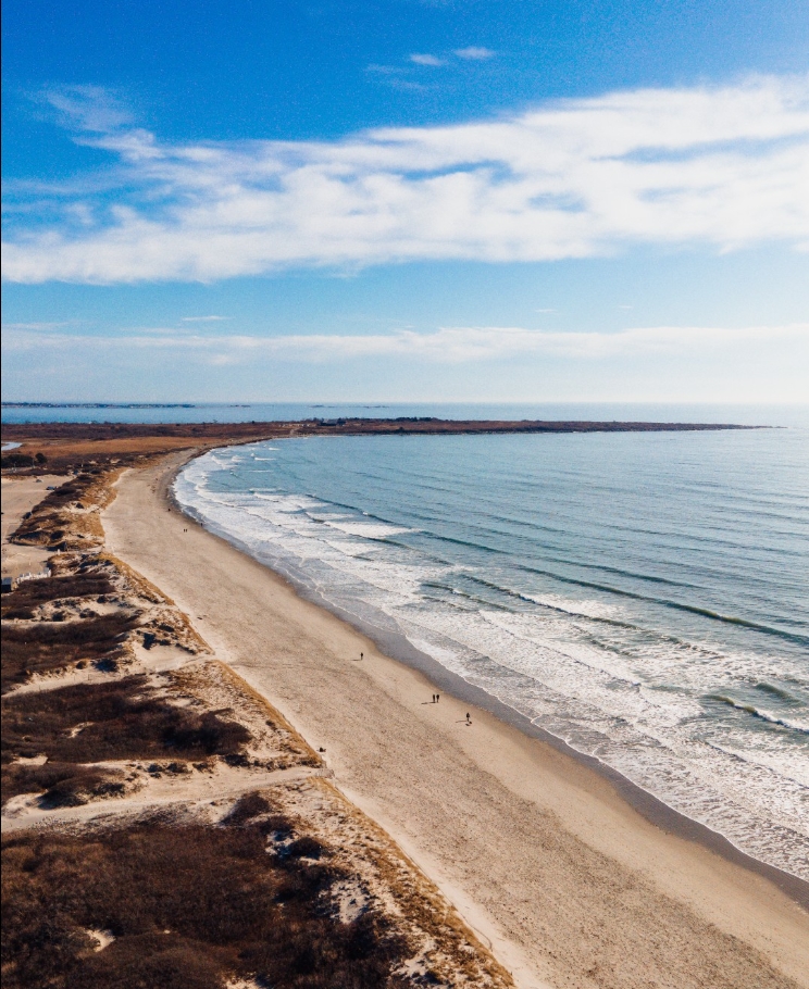 The beautiful #SachuestBeach, known as #SecondBeach to us locals, in #MiddletownRI during the off-season, looking east. 

The near distance is the #SachuestPointNationalWildlifeRefuge 

#TheClassicCoast #RhodeIsland #NewportCounty 

Image: Discover Newport