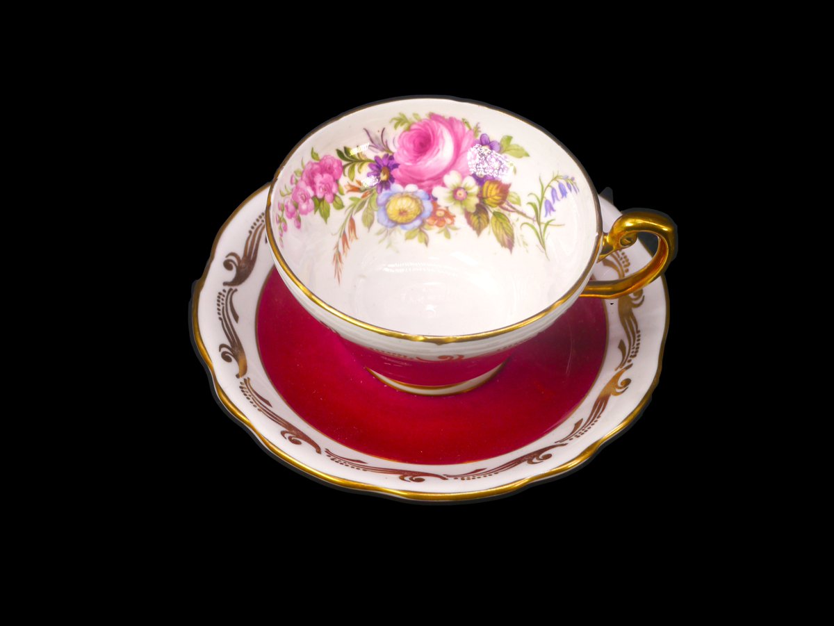 G97816960Girl's tweet photo. Foley 3583 hand-decorated maroon and roses wide-mouth tea set. Bone china made in England. https://t.co/7wbapMZ9lH via @Etsy #BuyfromGroovy #antiqueshop #tableware #vintagetableware #cupandsaucer #teaset #teatime #FoleyBoneChina #Foley3583 #giftformom #EtsySellers https://t.co/XY0UrYwKJW
