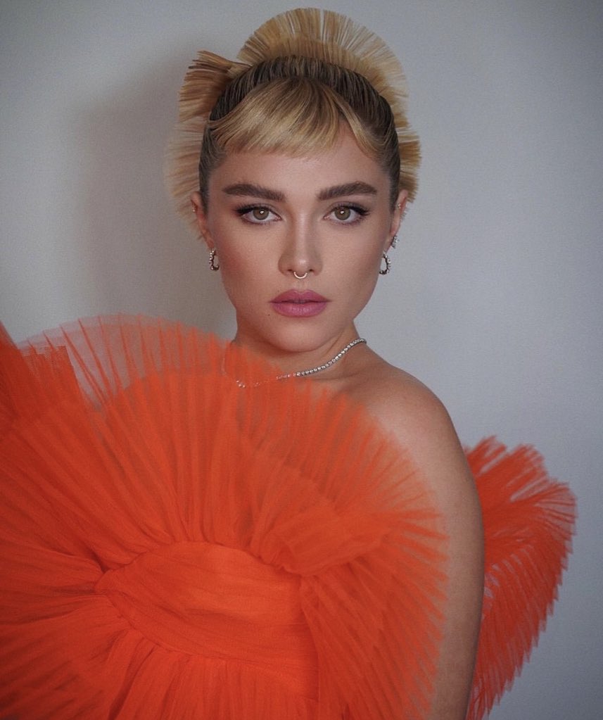 Worldofchay99's tweet photo. Florencepugh 🔥 
#Florenc #Florencepugh #BAFTA2023 #BAFTAs2023 https://t.co/usiKcDVcwC