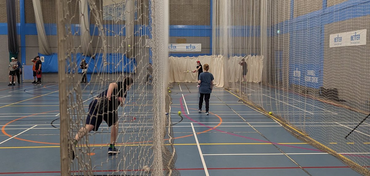 Fantastic turnout at yesterday's indoor session with <a href="/Belfast_Angels/">Belfast Angels</a> and <a href="/BelfastBucs/">Belfast Buccaneers</a>!

A big welcome to all our new players - still time to sign up for 2023 so if you want to try baseball or softball (or both 😉) then we'll see you at the Shankill Leisure Centre on 4/3 at 10am!