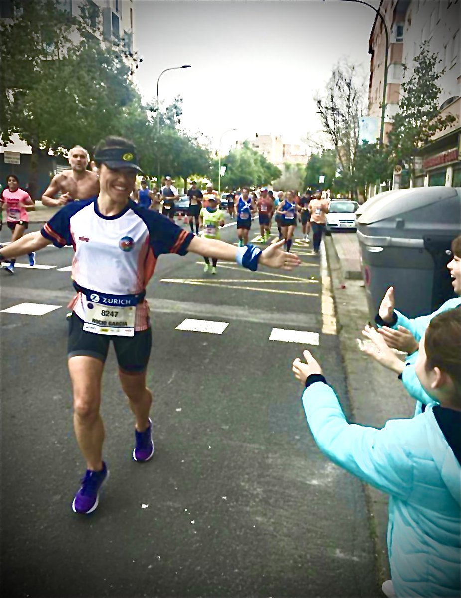 ¡Felicidades, Rocío, por completar tu 1ª #MaratonSevilla!
Has demostrado una gran determinación, fuerza de voluntad, resistencia y perseverancia. 
¡Nada ni nadie puede detenerte cuando te propones un objetivo!

¡Estamos muy orgullosos de ti! 
🏃‍♀️🥇

#Campeona
#SomosValdominaTeam💪🏻