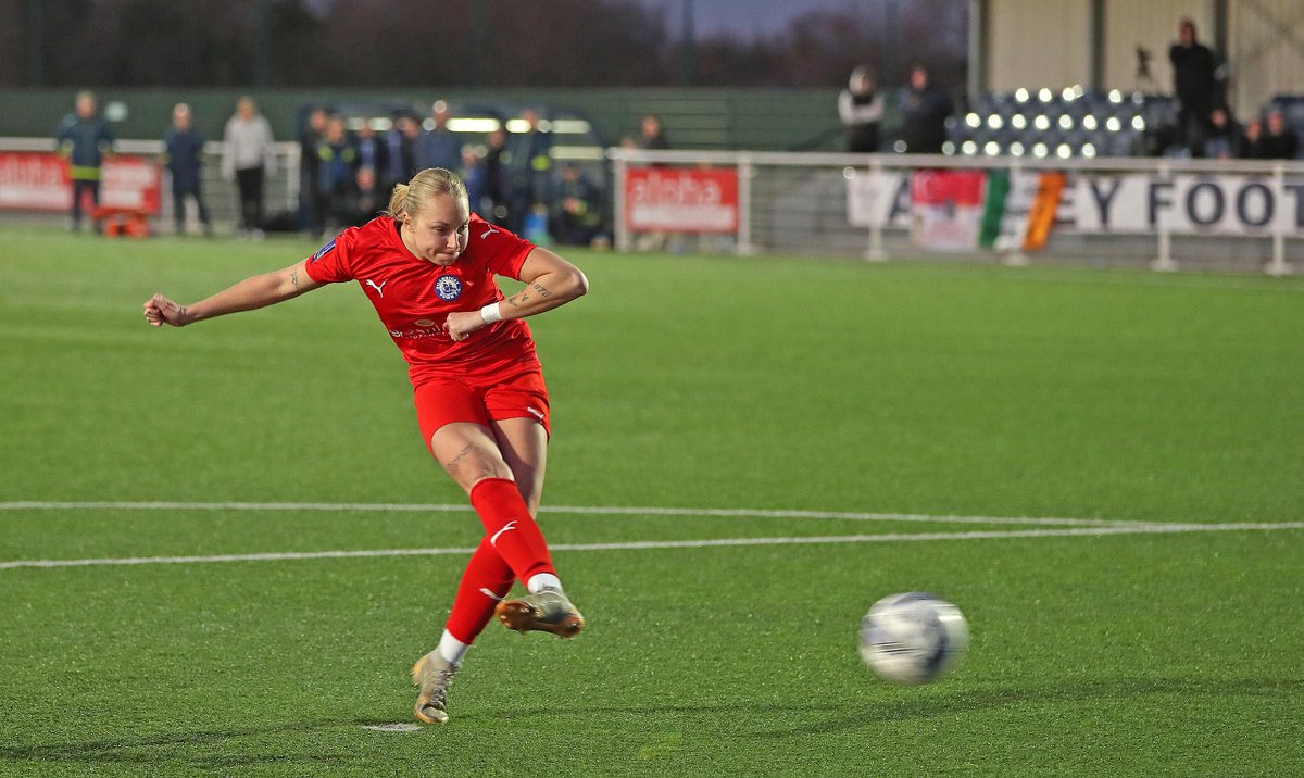 BTFC_HUB's tweet photo. Todays @BTFCWomen Penalty shoot out victory Part 2 includes more successful attempts from @JJB1ack1e_7 @kerrystimson_ @__reshaaa__ and @ClemensonPaige #BTFCWomen #ACommunityClub https://t.co/C51AMFNHEm