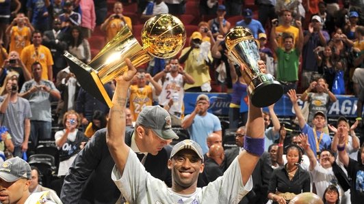 ModernNotoriety's tweet photo. Wake up bro it’s 2009 https://t.co/kBOyFtHrEz
