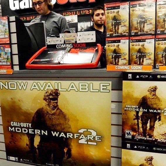 ModernNotoriety's tweet photo. Wake up bro it’s 2009 https://t.co/kBOyFtHrEz