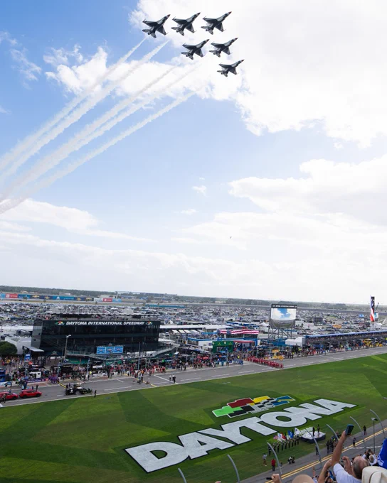 A photo of the flyover at Daytona.