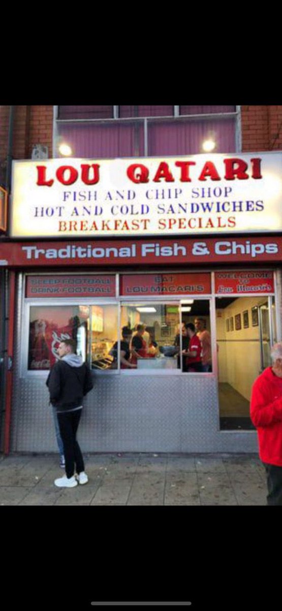 Saw this aftet arriving for #MUFC game today, thought it was hilarious, and Mickey Thomas even asked if I'd done a deal with the Qataris 😆