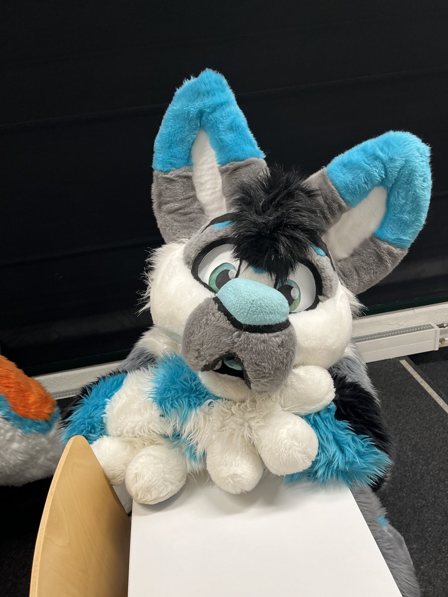 what ya dooiiiiiiiiiiiinnnn ?

Pic by @Nafelwolf