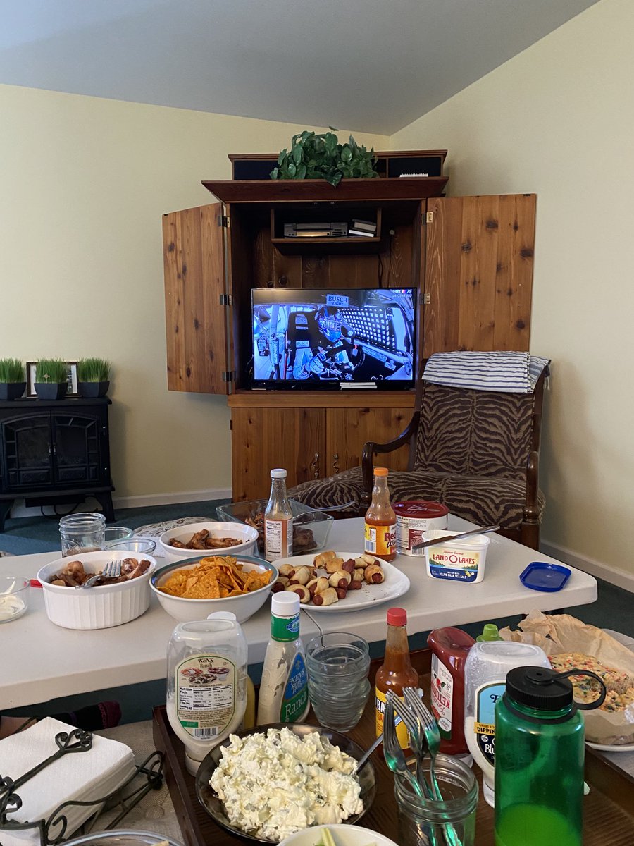berenty's tweet photo. Ready to race!!!! Daytona 500!!! https://t.co/OVnUey41kJ