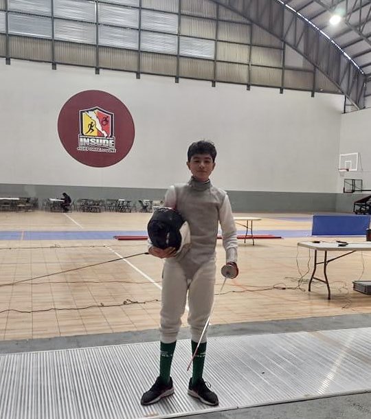 #CONADE2023 🤺🥇🥇 | Loreto lleva dos medallas de oro en esgrima: Itzayana Iñiguez Figueroa en categoría Florete Cadete Mayor y Andrés Rocha Rojas en categoría Florete Varonil Cadete Menor. ¡Muchísimas felicidades! 👏🏻✨
#UnidosPodemos #OrgulloLoretano