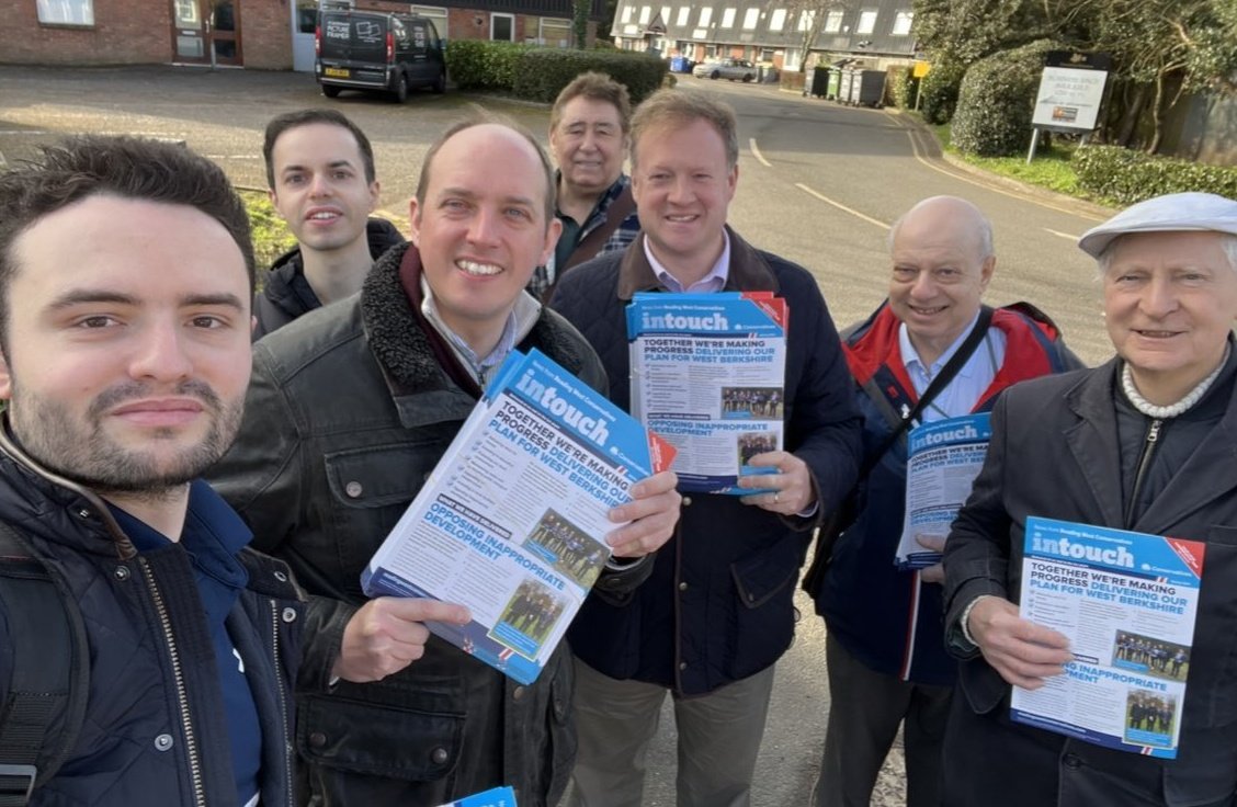 GregoryStafford's tweet image. Weekend of campaigning in 5 different constituencies culminates today with delivering in #Pangbourne for local man Mike Male @ReadingWestCon1 @WestBerksTories and then canvassing in #Windsor for superb councillor @samanthajrayner @WindsorTories. Brilliant response from residents!