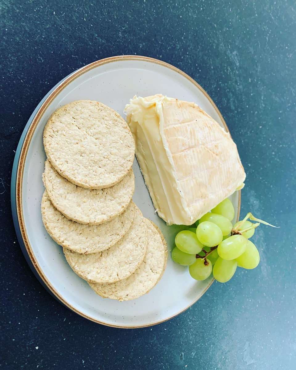 TechnikFS's tweet image. Perfect Sunday Brunch after a great week in 🏴󠁧󠁢󠁳󠁣󠁴󠁿 visiting old friends and many brilliant producers. Always a treat to visit @barony_foods their oak smoked salmon is beautiful and we love it on Seasame Bagels and Cream Cheese. Followed by Barony’s best Oak Smoked Brie on Oatcakes.