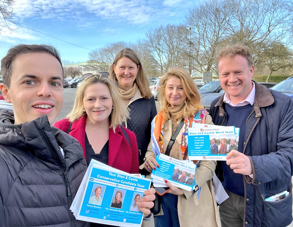 GregoryStafford's tweet image. Weekend of campaigning in 5 different constituencies culminates today with delivering in #Pangbourne for local man Mike Male @ReadingWestCon1 @WestBerksTories and then canvassing in #Windsor for superb councillor @samanthajrayner @WindsorTories. Brilliant response from residents!