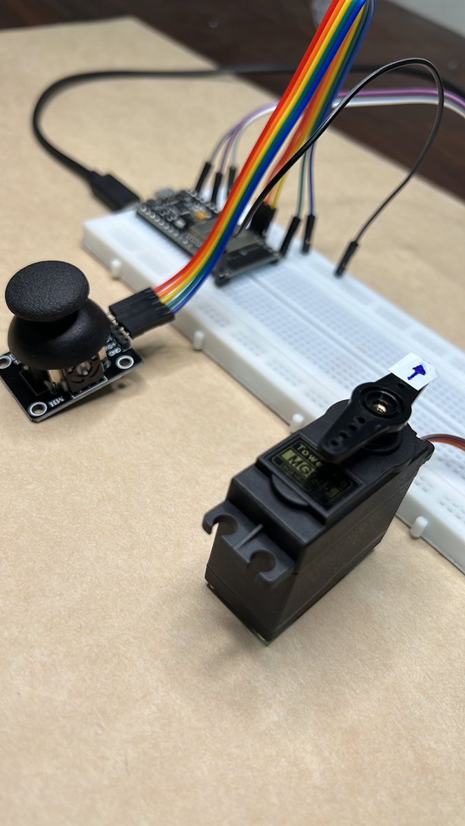 pmaseem's tweet photo. Creating something new… #esp32 #servomotor #towerpower #espressif #joystick https://t.co/lLW2xfYnVc