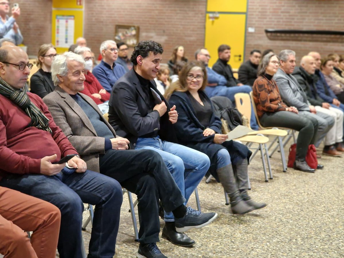 Solidarität auszuüben sollte zentraler Aspekt menschlichen Handelns sein; auch im Rat u. Intgr.Rat MS, über Nationalitäten o. Religionen, hinaus. An ALLE die beim Solidaritätskonzert in der Primus-Aula mitgewirkt haben: Schukran u. obrigado! Haben in 3 Std. 1200,00 gesammelt!