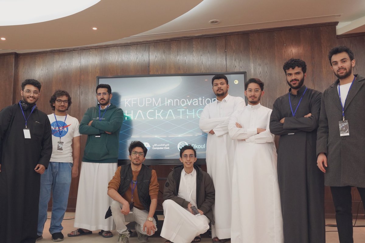 SWE_KHALID's tweet photo. الحمدلله انهينا امس احد اجمل الفعاليات هذا الترم كل الشكر للشباب الي شاركوا وتعرفنا عليهم والف مبروك للفائزين وللأمانة كل المشاريع رهيبه ومتأكد مستقبلهم مليء بفرص عظيمة ،اخص بالشكر اخواني ب @kfupm_cc على الشغل الرهيب الي جالسين ننجزه سوا🔥🫡 والشكر موصول لـ @HireOkoul 🫂🙏 https://t.co/wddDGhB0aP