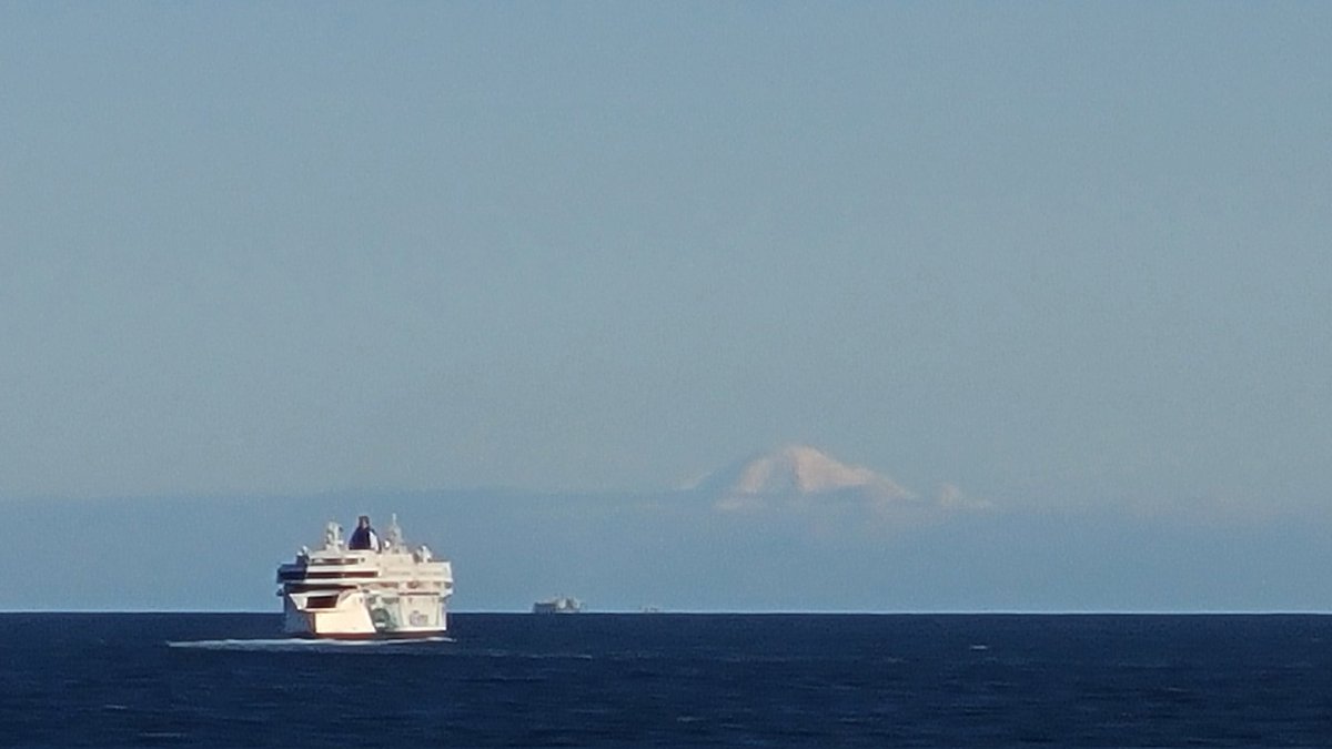 isabellej154's tweet photo. A view of Mount Baker from the Strait of Georgia
#photo #photographylovers #photooftheday #photograph #pnw #calm #mountbaker #straitofgeorgia #salishsea #beautifulb #ThePhotoHour #BritishColumbia #sundayvibes https://t.co/S1uTLF63YZ