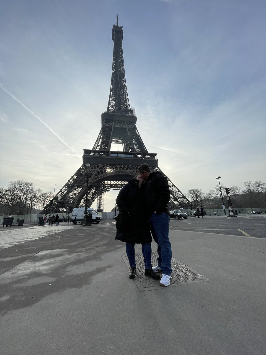 Bamboocha77's tweet photo. Latest trip away with @KahunaBaby #France #Paris #arcdetriomphe #sacrecoeurbasilica #eiffeltower https://t.co/43Xdm1ck6g
