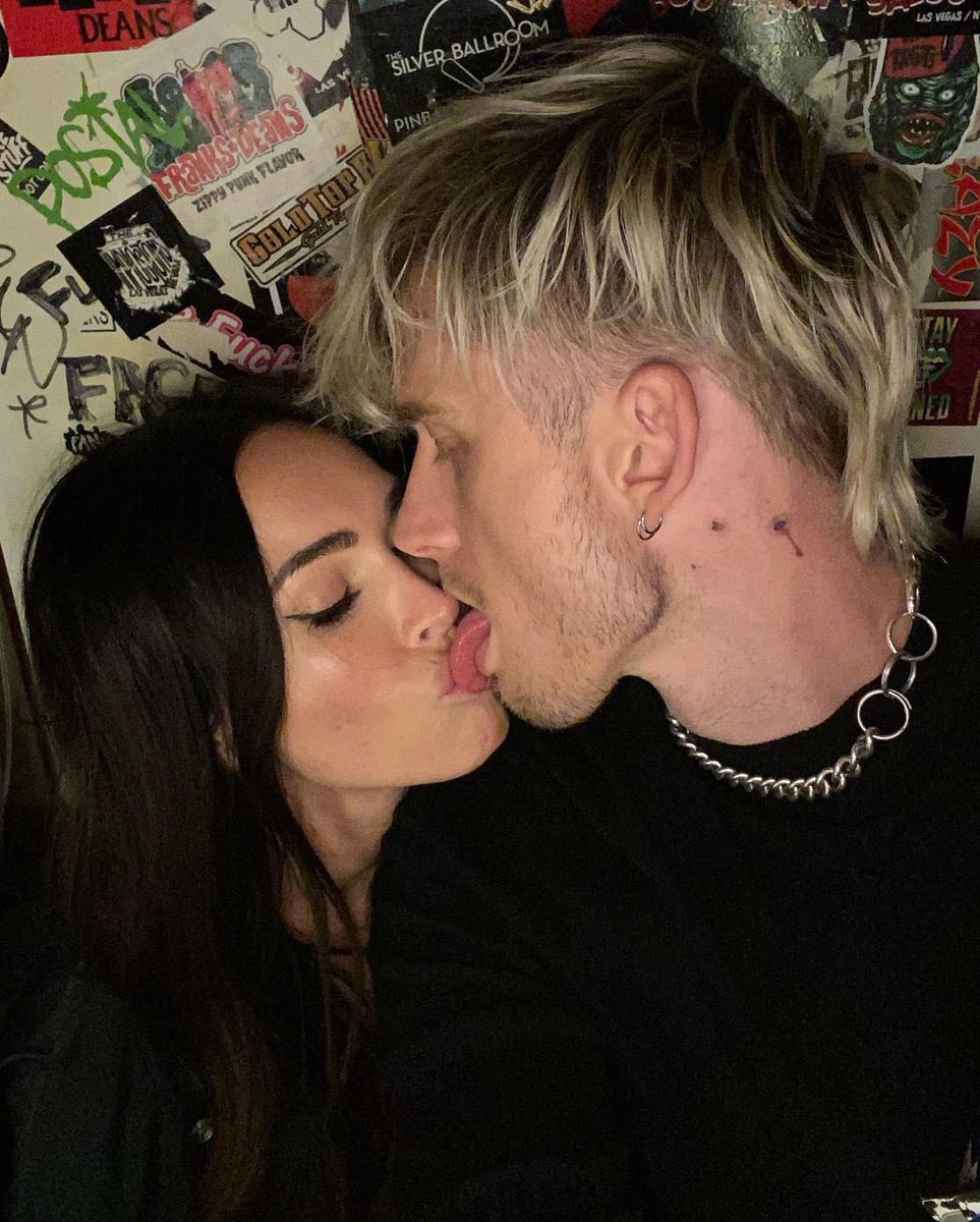 PopCrave's tweet photo. Megan Fox returns to Instagram to deny Machine Gun Kelly cheating rumors:

“There has been no third party interference in this relationship of any kind. That includes, but is not limited to…actual humans, DMs, AI bots or succubus demons,” https://t.co/BcCH74sEZt