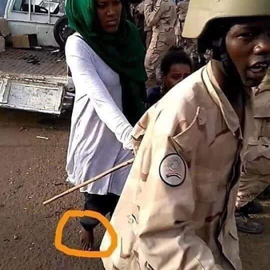 "متلازمة ستوكهولم" وهي شعور نفسي بالتعاطف مع الجلاد أو المجرم.وحميرتي دا انشا الله يضوي ليكم 
#تكوين_مجالس_الحكم_المحلي 
#تكوين_المجلس_الثوري
#الميثاق_الثوري_لتأسيس_سلطة_الشعب