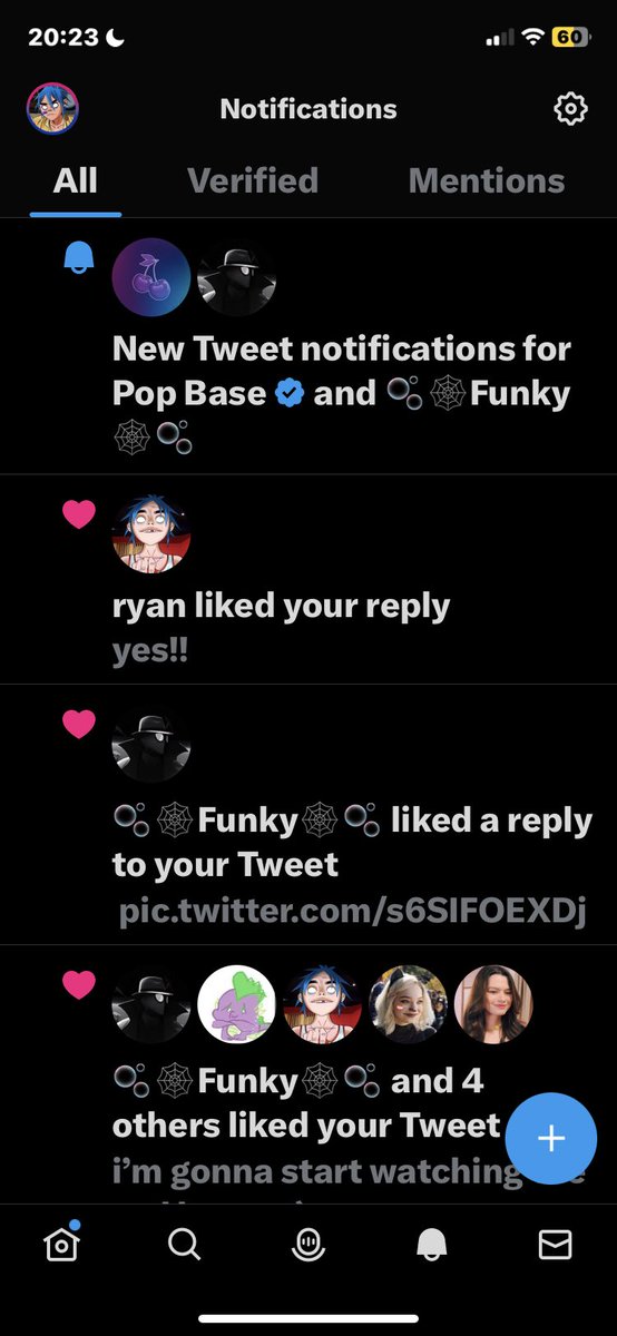 my notifs are glitching it only says 2 ppl😭