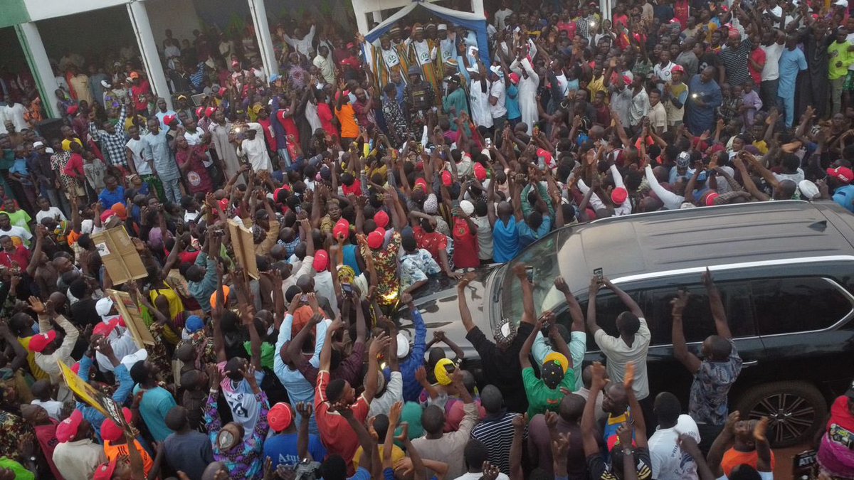 KwankwasoRM's tweet photo. The rousing welcome that greeted our arrival in Ankpa, Kogi State, today, is one that is very special for me. 

Thank you, Ankpa. Together we shall march to victory on the 25th and beyond! - RMK https://t.co/xhLUCOCG6E