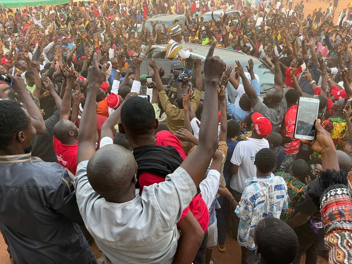 KwankwasoRM's tweet photo. The rousing welcome that greeted our arrival in Ankpa, Kogi State, today, is one that is very special for me. 

Thank you, Ankpa. Together we shall march to victory on the 25th and beyond! - RMK https://t.co/xhLUCOCG6E