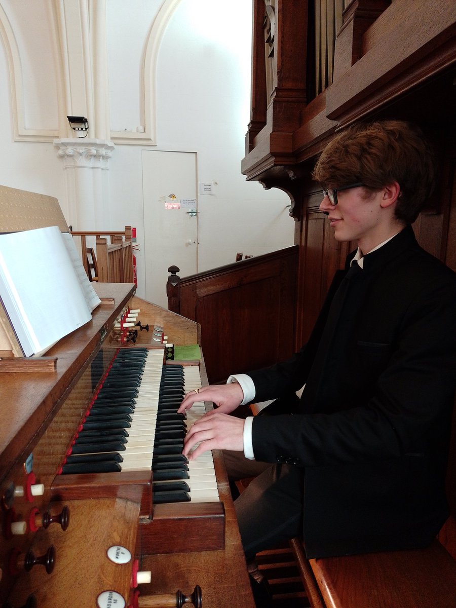 KSWMusicSchool's tweet image. Paris Day 3. Sacre Coeur, Montmatre, Arc de Triomphe, Champs Elysees, Eiffel Tower, and  a concert at Temple de Batignolle which had a stunning acoustic and  small, but very appreciative, audience! @WorcCathMusic @KingsWorcester