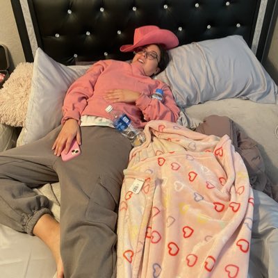 jaaaassminee's tweet photo. delivering for the girlies and the girlies only 🫣🫶🏼#newprofilepic https://t.co/HydV4iVuLY