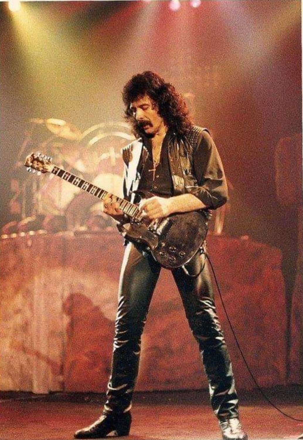 Happy Birthday Tony Iommi 
02.19.48 
Legendary Co-founder of  