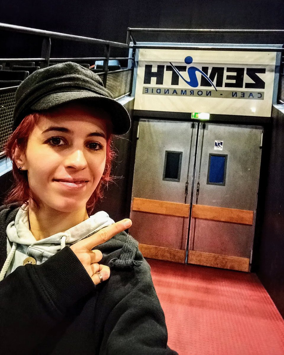 Lenaguitariste's tweet photo. Premier zénith ce week-end ! Un régal 🤩🎶☺️✨🎵🎸😎#DanielGuichardtournee2k23 https://t.co/BEdExoa2YE