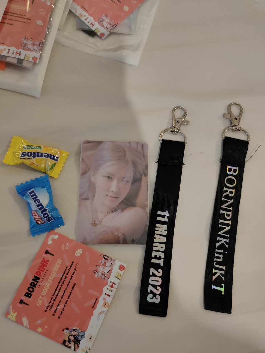 gabbykrsma's tweet photo. #FREEBIES ALERT
{ rt / like are appreciated }

🗓️ 11 MARET 2023
🏟️ GELORA BUNG KARNO MAIN STADIUM
⏰ TBA
🚨 Limited quantity (first come, first get ya <3)

𝐃𝐎𝐍'𝐓 𝐓𝐇𝐑𝐎𝐖 𝐈𝐓 𝐀𝐖𝐀𝐘 𝐎𝐑 𝐒𝐄𝐋𝐋❗❗❗

lets be moots first!
#BORNPINKinJKT #BLACKPINK #BORNPINK https://t.co/8LoFEl8JSq