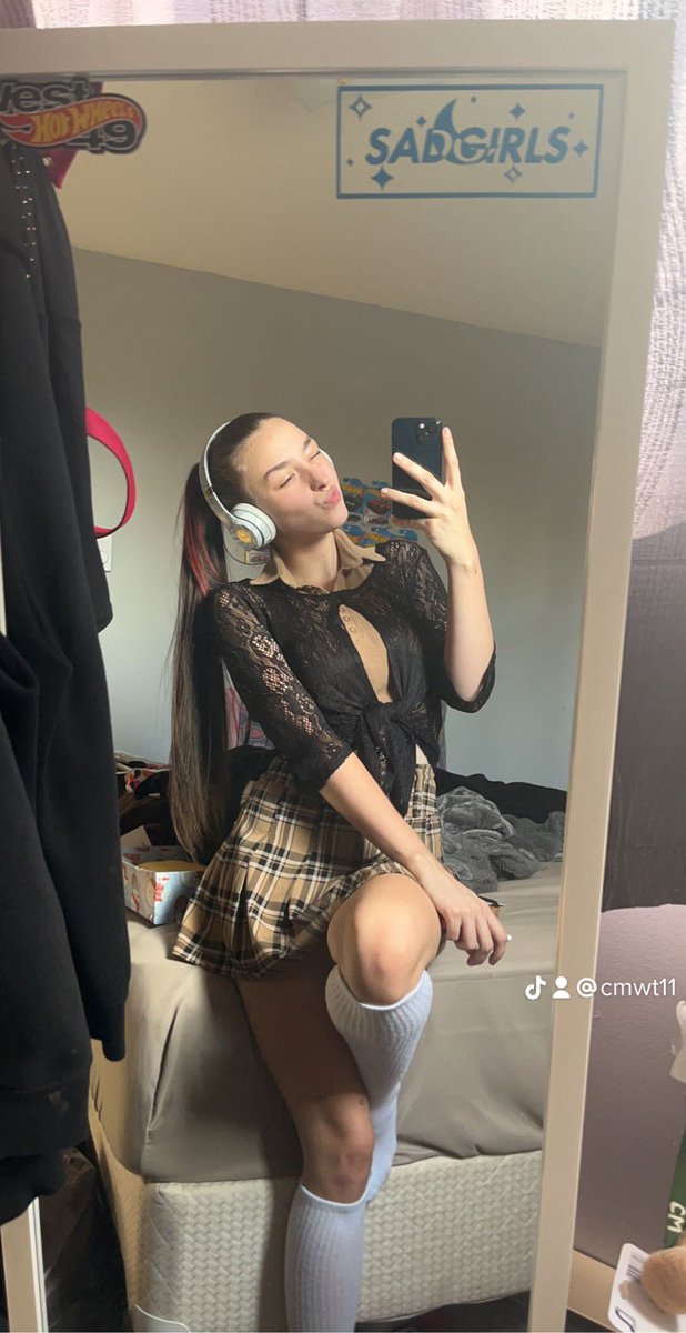 bobalicali's tweet photo. How’s your day💋🥰 https://t.co/Gu6jwCgtjX