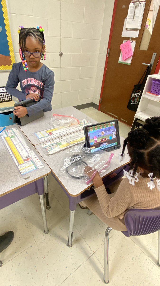hamm_april's tweet photo. Math Stations and Guided Math @TweetDCS_DCPS https://t.co/7pXHqVylqG