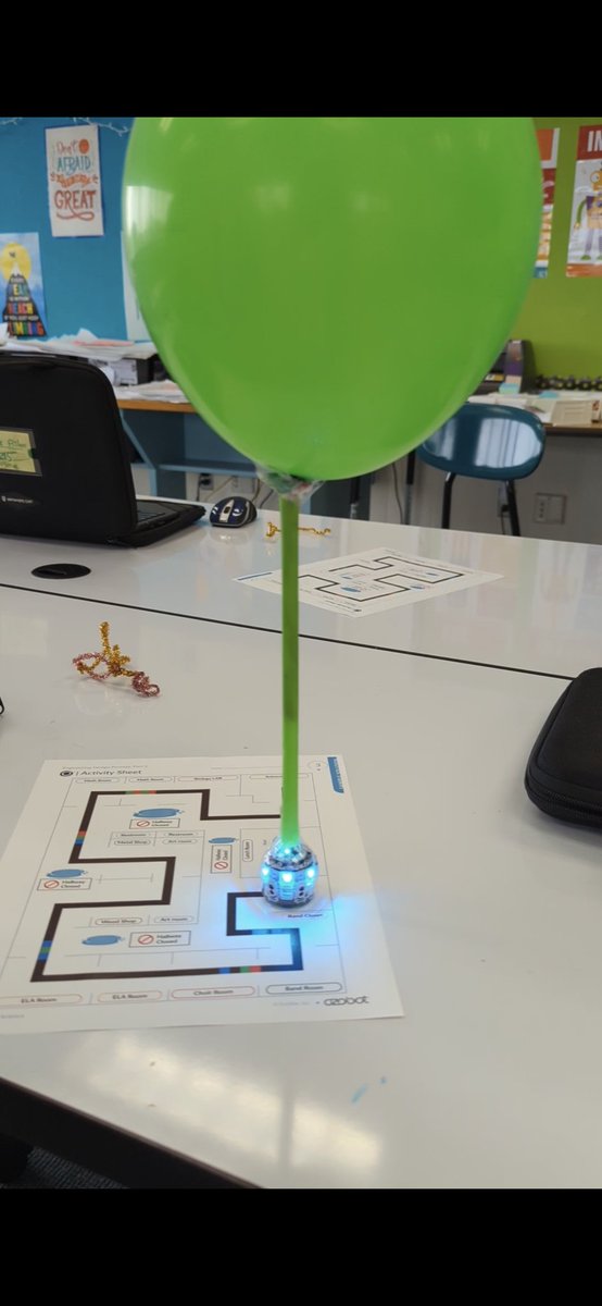 VESTechnology's tweet photo. When 5th grade students combine their knowledge of Ozobots with the Engineering Design Process, lots of creative thinking takes place!
#wwprsd #vespack #ozobots #stem https://t.co/OcN1LBnYlO