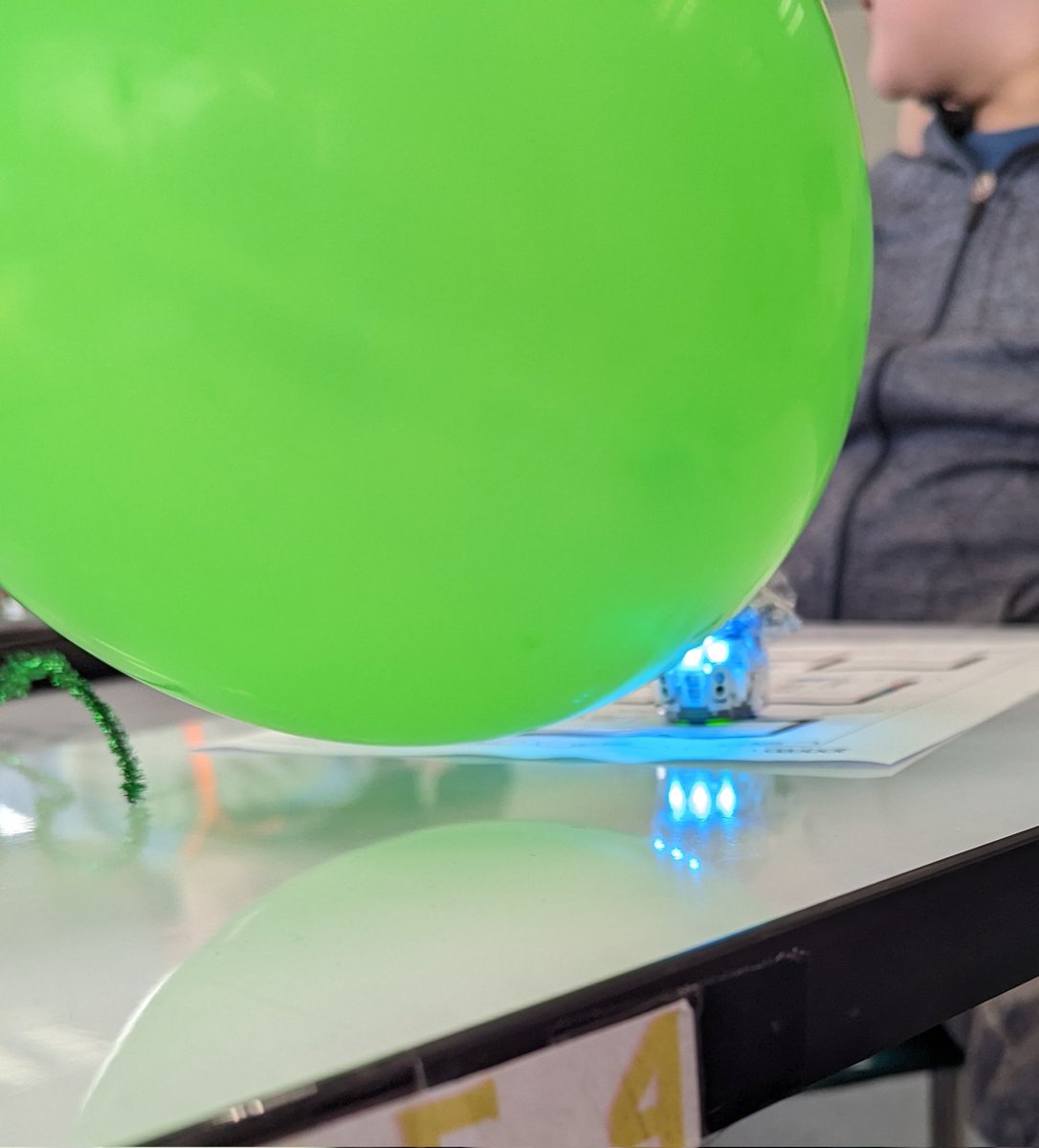 VESTechnology's tweet photo. When 5th grade students combine their knowledge of Ozobots with the Engineering Design Process, lots of creative thinking takes place!
#wwprsd #vespack #ozobots #stem https://t.co/OcN1LBnYlO