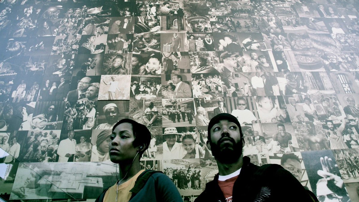 MOVIE RECOMMENDATION
of the week
MEDICINE FOR MELANCHOLY

What movie do you recommend this week?