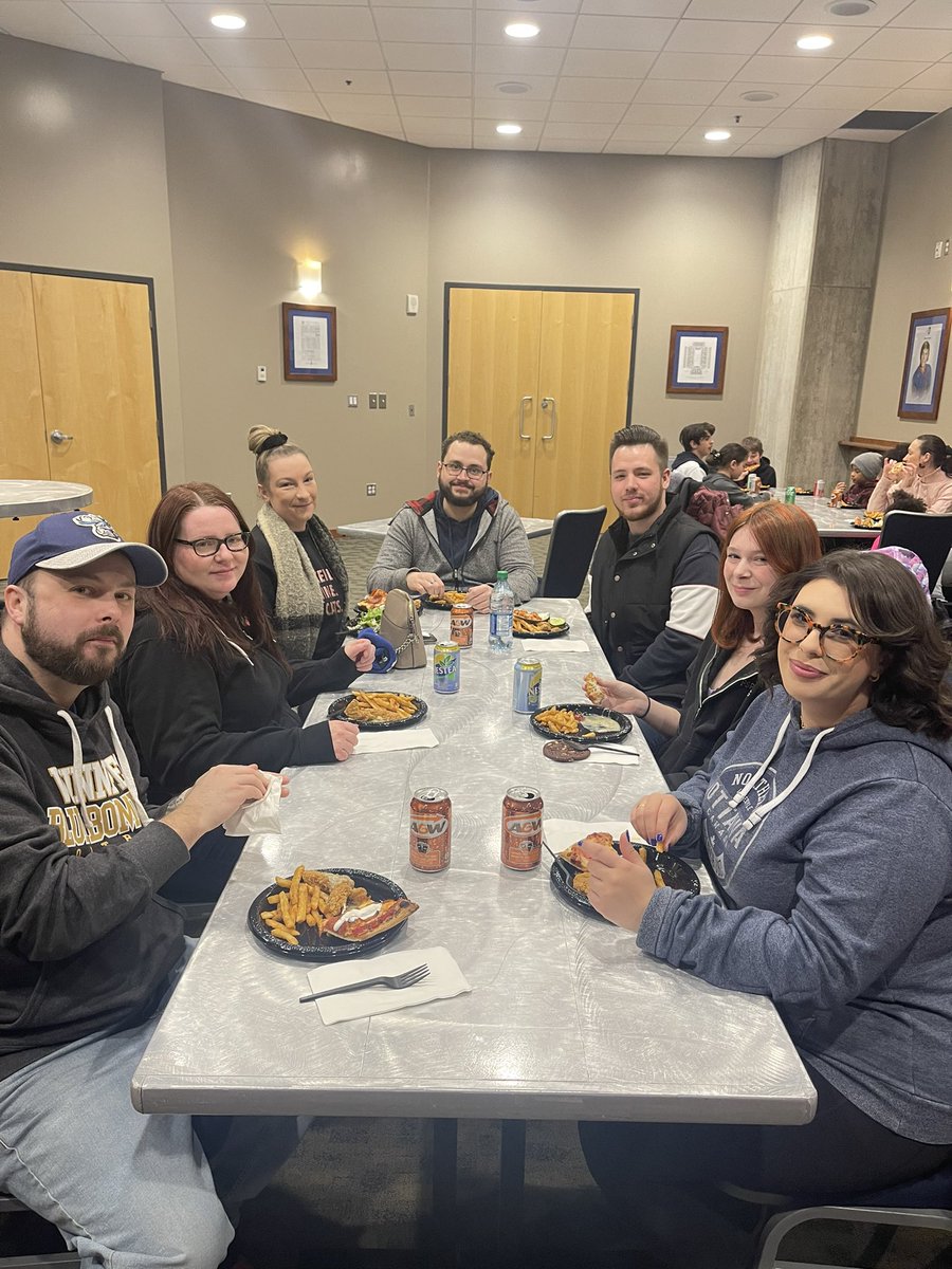 wpginsbrokers's tweet photo. Great night out with some of our team members and their families at the Manitoba Moose game! Thanks to our Fun Committee for organizing the event! 

#GoMooseGo #funatwork #teamwork #winnipeginsurance https://t.co/xEDhLSuHZ8