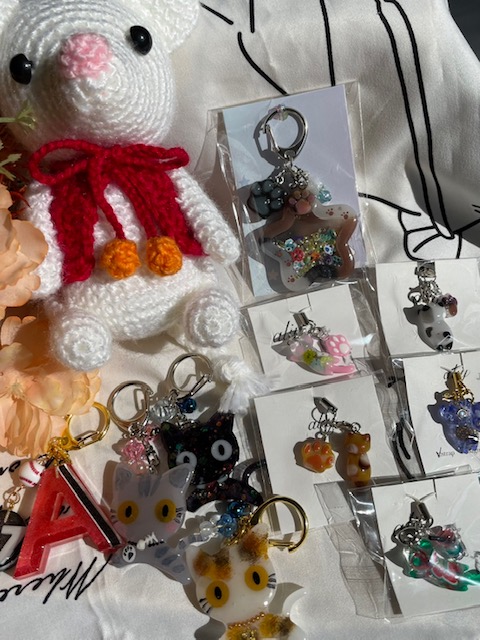 MuseumPartners's tweet photo. 「アリットげんき市」に出店する『aliy-elum.』です。瀟洒なアクセサリーを揃えて、みなさまをお待ちしています。#aliy-elum. #アリットげんき市 #入間市博物館 https://t.co/29xYwlKkMy