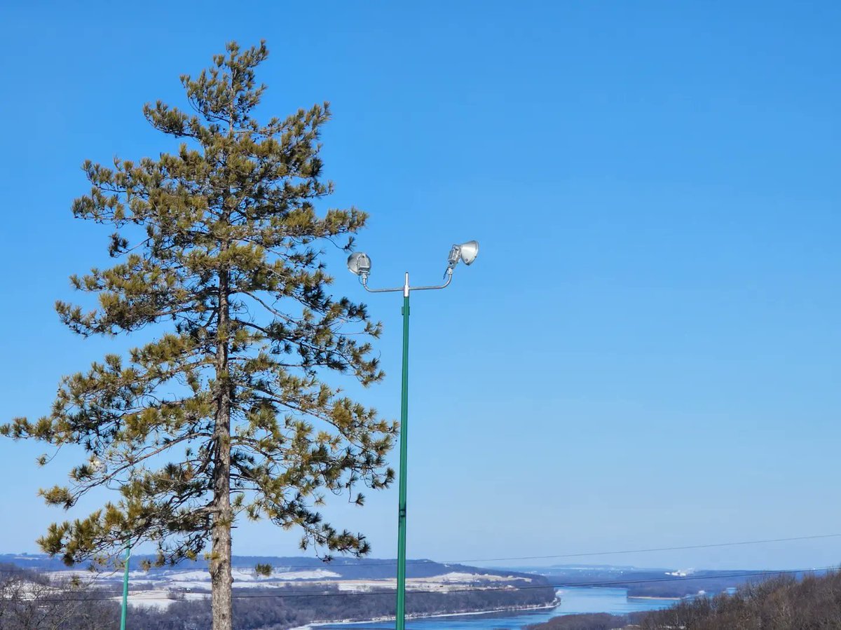 SamuelBHudson's tweet image. Open water on the Upper #MississippiRiver...#SpringSkiing @ChestnutMtn