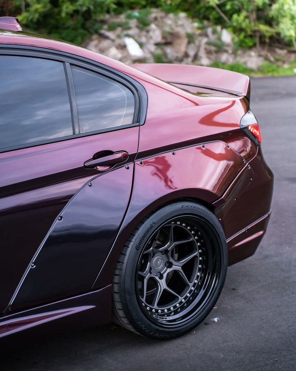 VehicleVirals's tweet photo. Hard to believe this is the same car as before. https://t.co/E5XGiElOk0