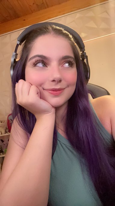 Ya andamos en directooo ❤️❤️ hoy les muestro los nuevos emblemas de sub 🥰 👉🏻👉🏻 https://t.co/kFcR5kCWb5