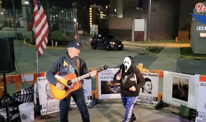 violet__rosie's tweet photo. #J6 groupies having a normal one at the #DC jail. #1776RM #FascistFail https://t.co/ELFTADTcha